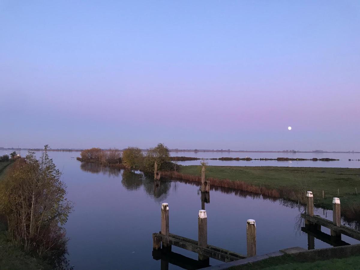 B&B Logeren Bij De Burgemeester Stad aan 't Haringvliet エクステリア 写真